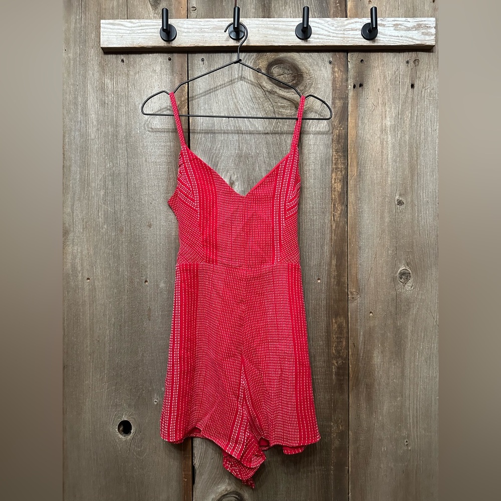 NWOT Express Stitched V-Neck Cami Romper in Red White Size Small Women’s